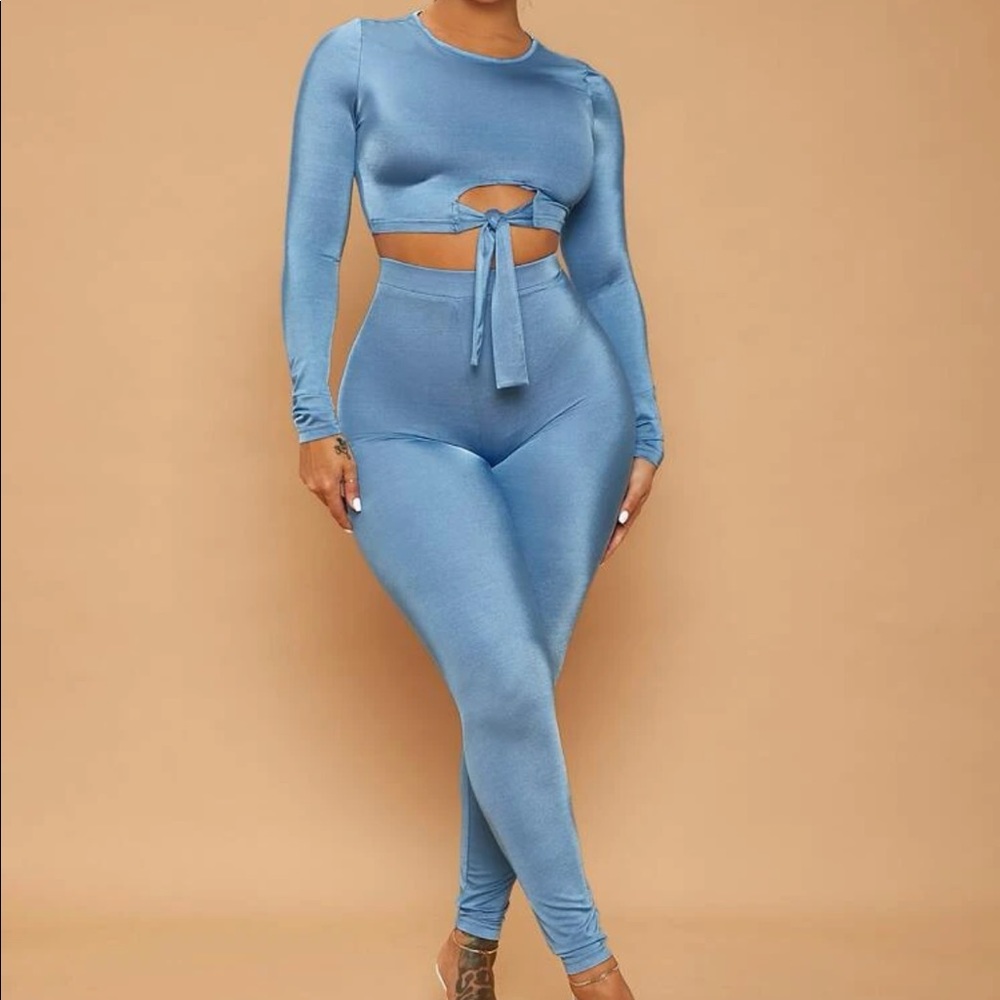 Alondra & Evelyn X SHEIN Cut Out Knot Front Crop Top & Leggings NEVER WORN